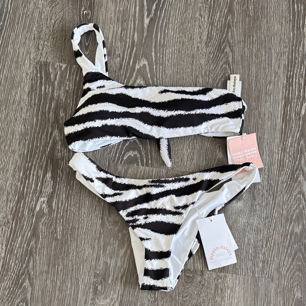 Dippin Daisys Bikini Set NWT